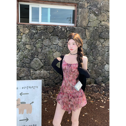 迟伞伞 格尼丝花园  晕染花朵不规则飘带度假风吊带连衣裙短裙夏