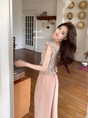 设计感燕麦色小飞袖上衣tee