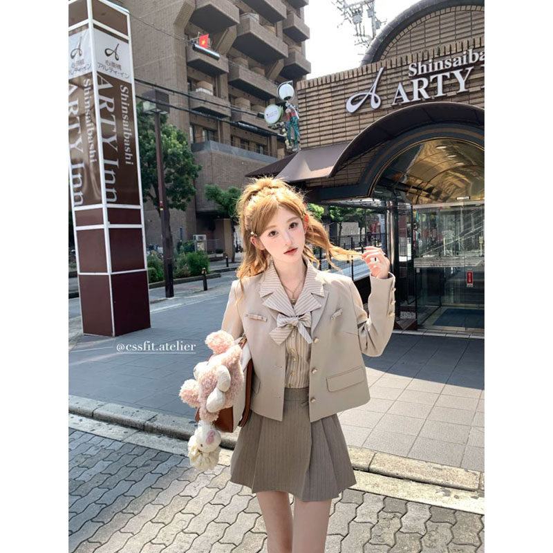 迟伞伞蝴蝶结西装外套