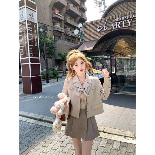 迟伞伞蝴蝶结西装外套