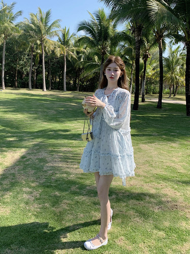 蓝绿色碎花重工连衣裙