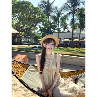 迟伞伞26/ss 香槟水仙花 香槟色天丝系带上衣蕾丝长裙度假风套装