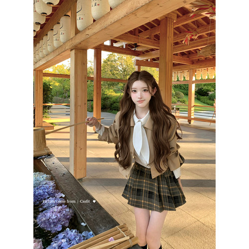 迟伞伞短款风衣兔耳朵白衬衫套装