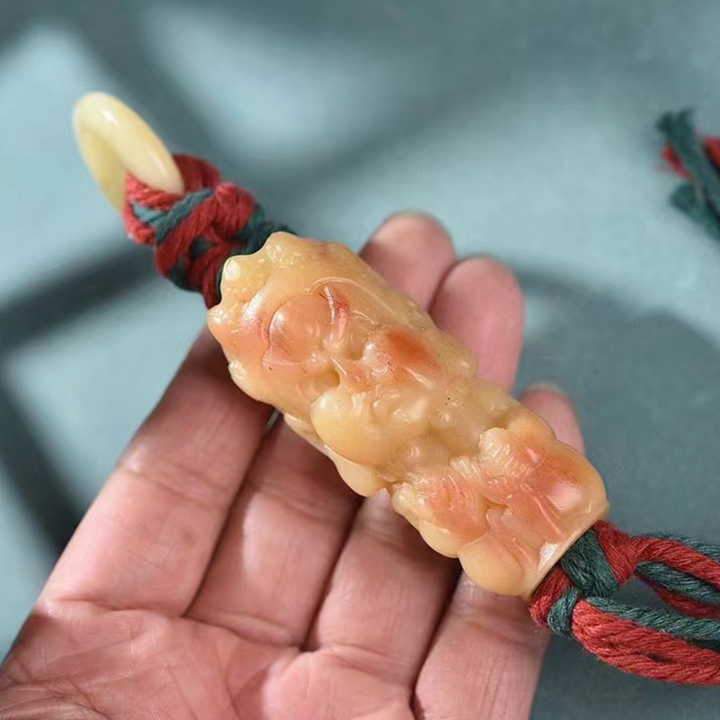 藏式文玩配饰回流老骨雕刻绿度母不动明王手把玩件包挂车挂钥匙扣