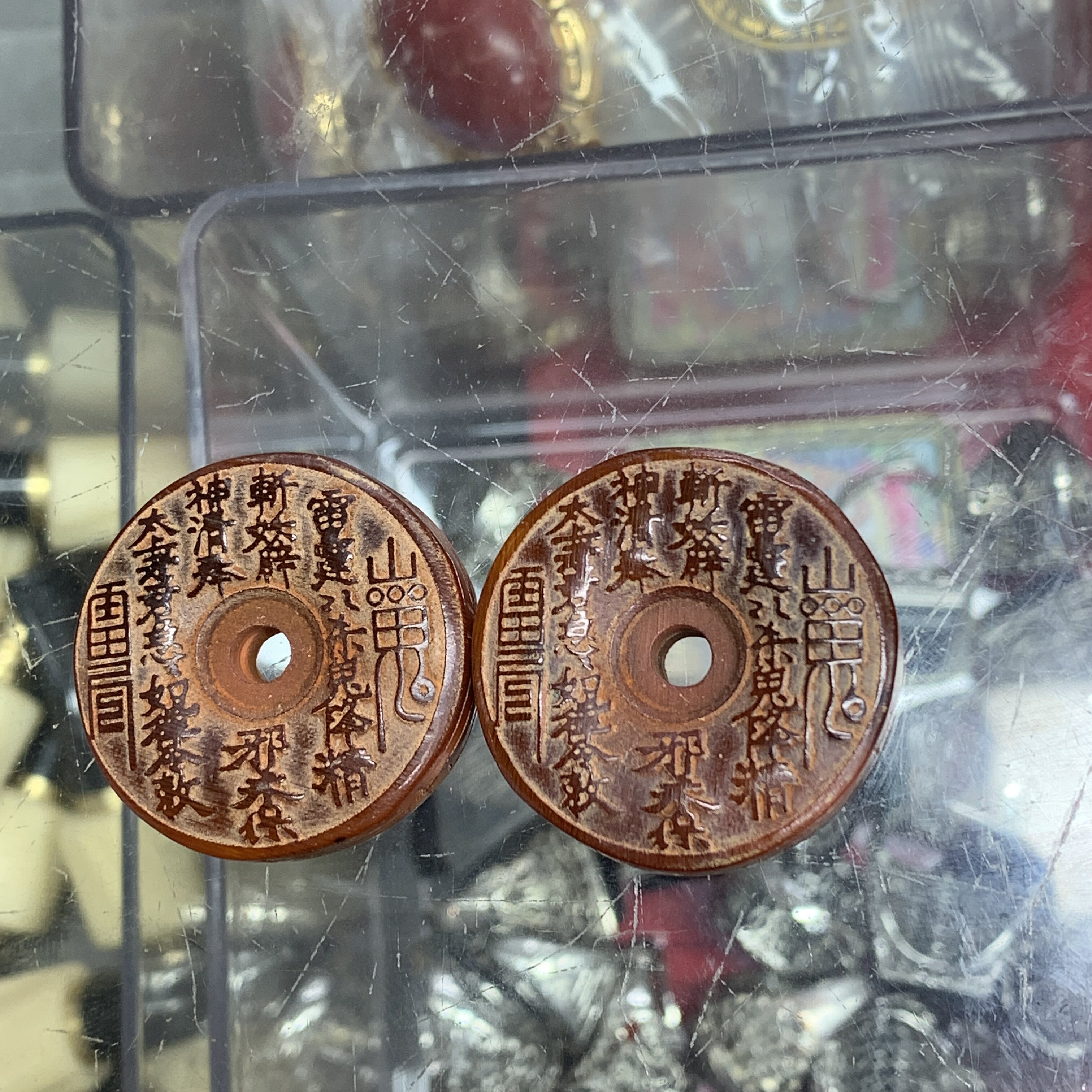精品天然老牛角佛牌纯手工浮雕吊坠