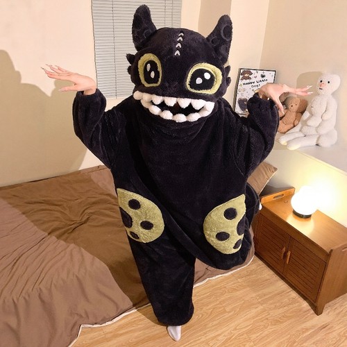 搞怪连体衣冬季珊瑚绒保暖可外穿