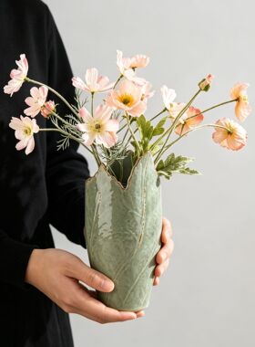 现代轻奢陶瓷花瓶感绿色插花器摆件客厅书房鲜花富贵竹水培瓶