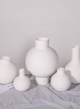 ins侘寂风白色陶瓷花瓶摆件 创意个性干花插花家居酒店装饰品摆设