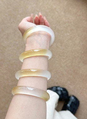 天然云南怒江冰种香槟色玉石手镯