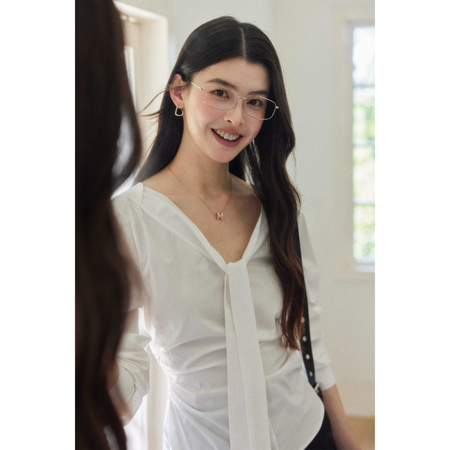 贰羊设计【亦可】前后两穿法式简约白色衬衫女休闲收腰通勤风长袖