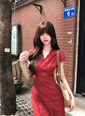 贰羊设计&一只芝【清涵】法式复古镂空刺绣红色连衣裙女v领长裙