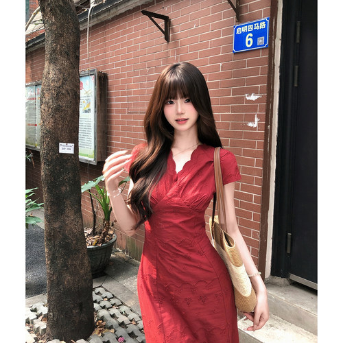 贰羊设计&一只芝【清涵】法式复古镂空刺绣红色连衣裙女v领长裙