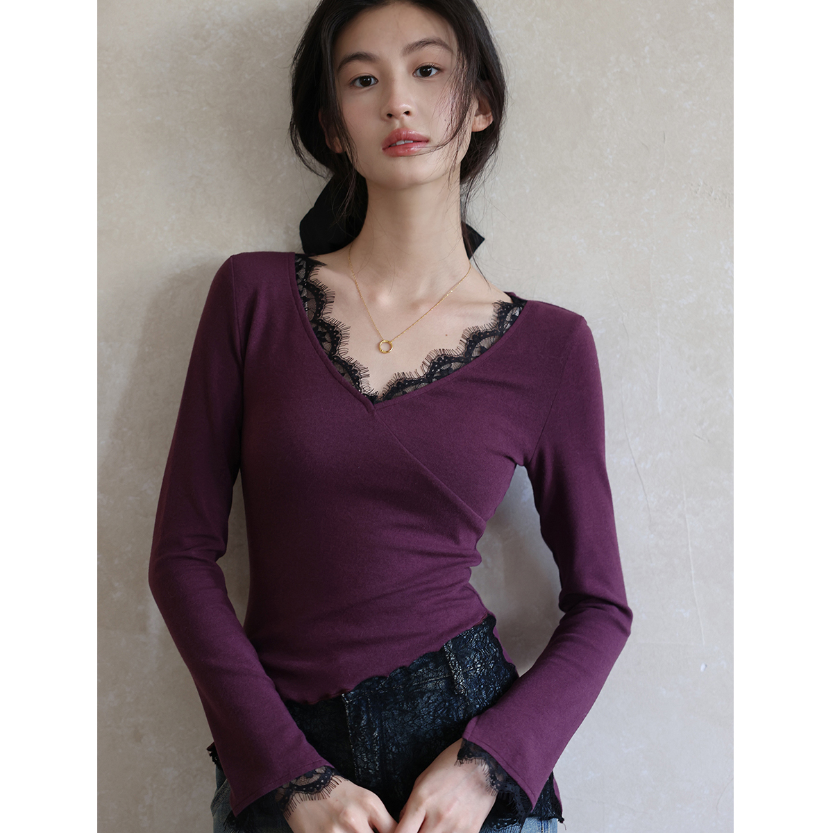 纯欲蕾丝收腰弹力针织上衣