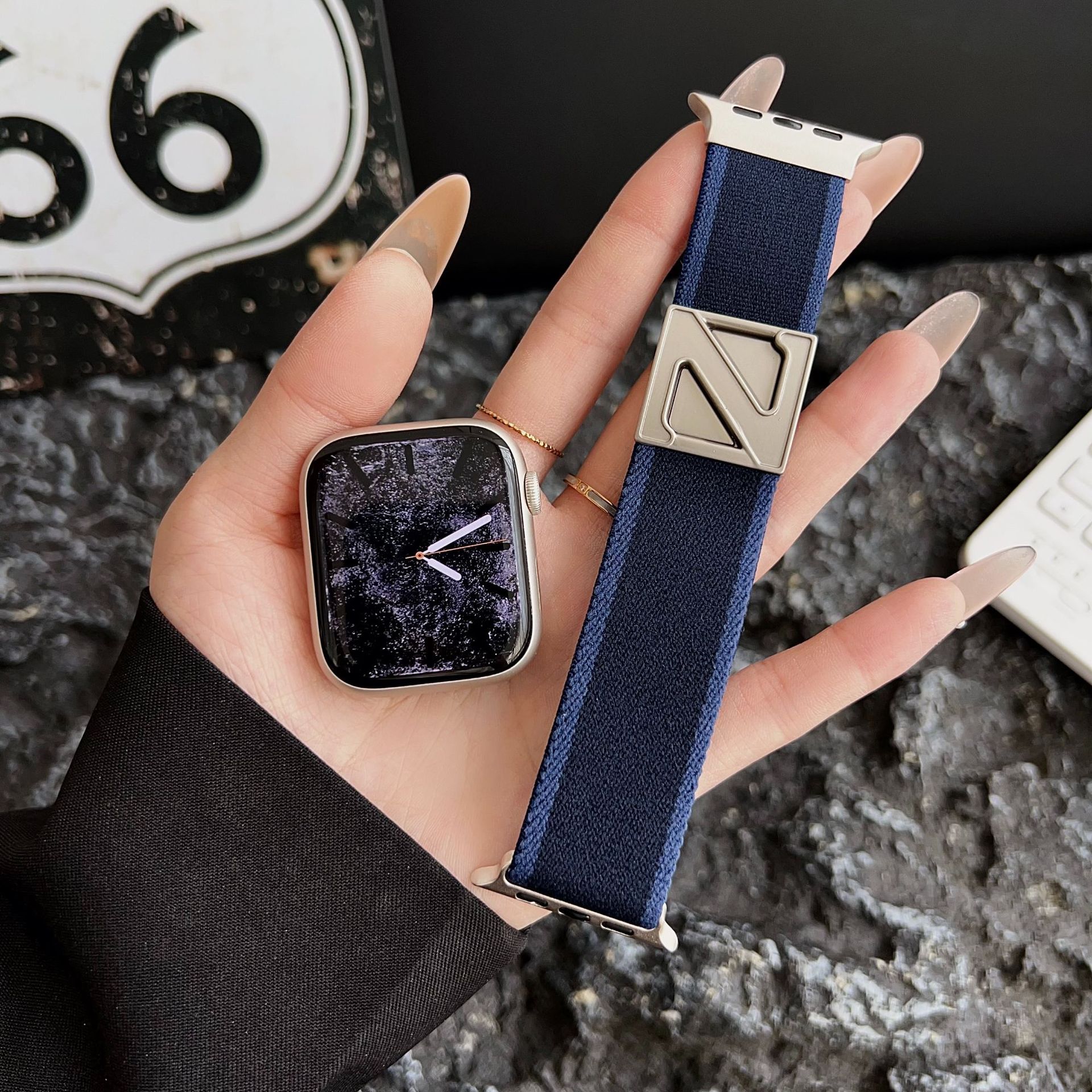 适用iwatchS11苹果表带S10磁吸S9手表applewatch女S8编织S7男尼龙