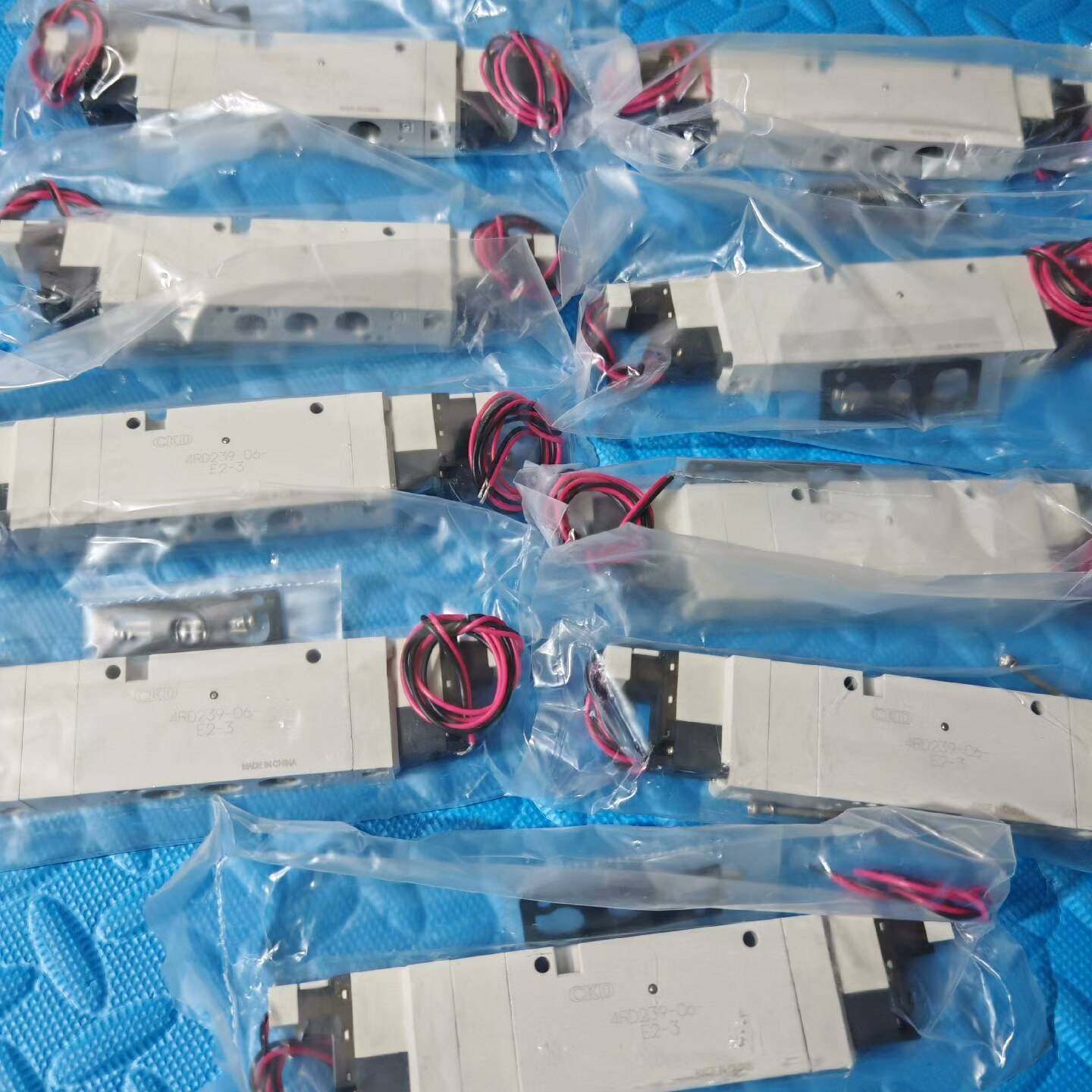 议价-CKD电磁阀4RD129-M5-E2-3，9个