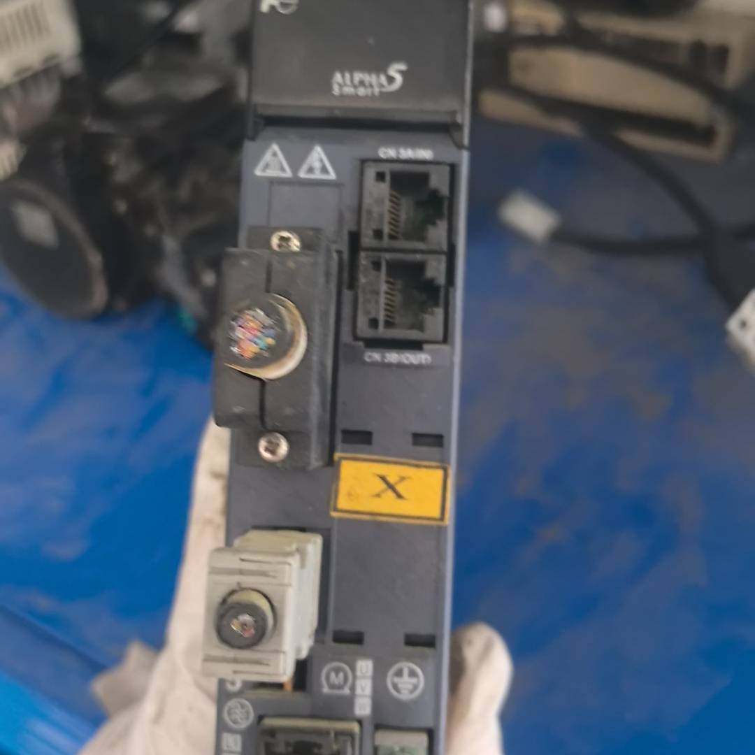 议价-富士伺服驱动器RYH201F5-VV2，200W功率，220