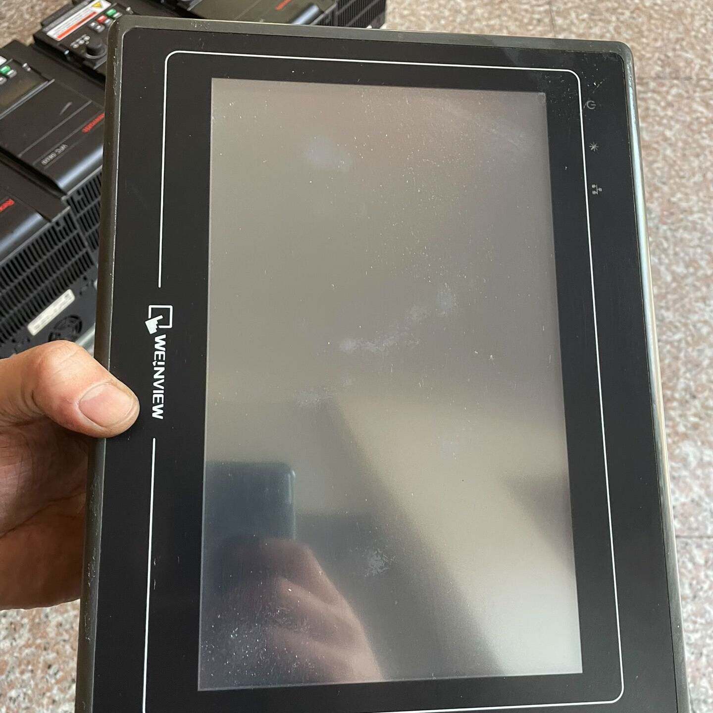 议价-威纶通触摸屏MT8100i V2WN拆机一台 成色如