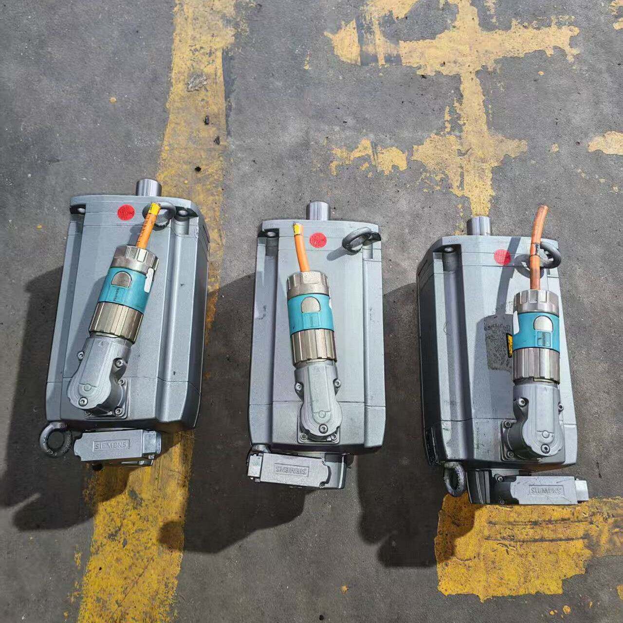 议价-西门子伺服电机1FT7086-1AF71-1DG1三台，成