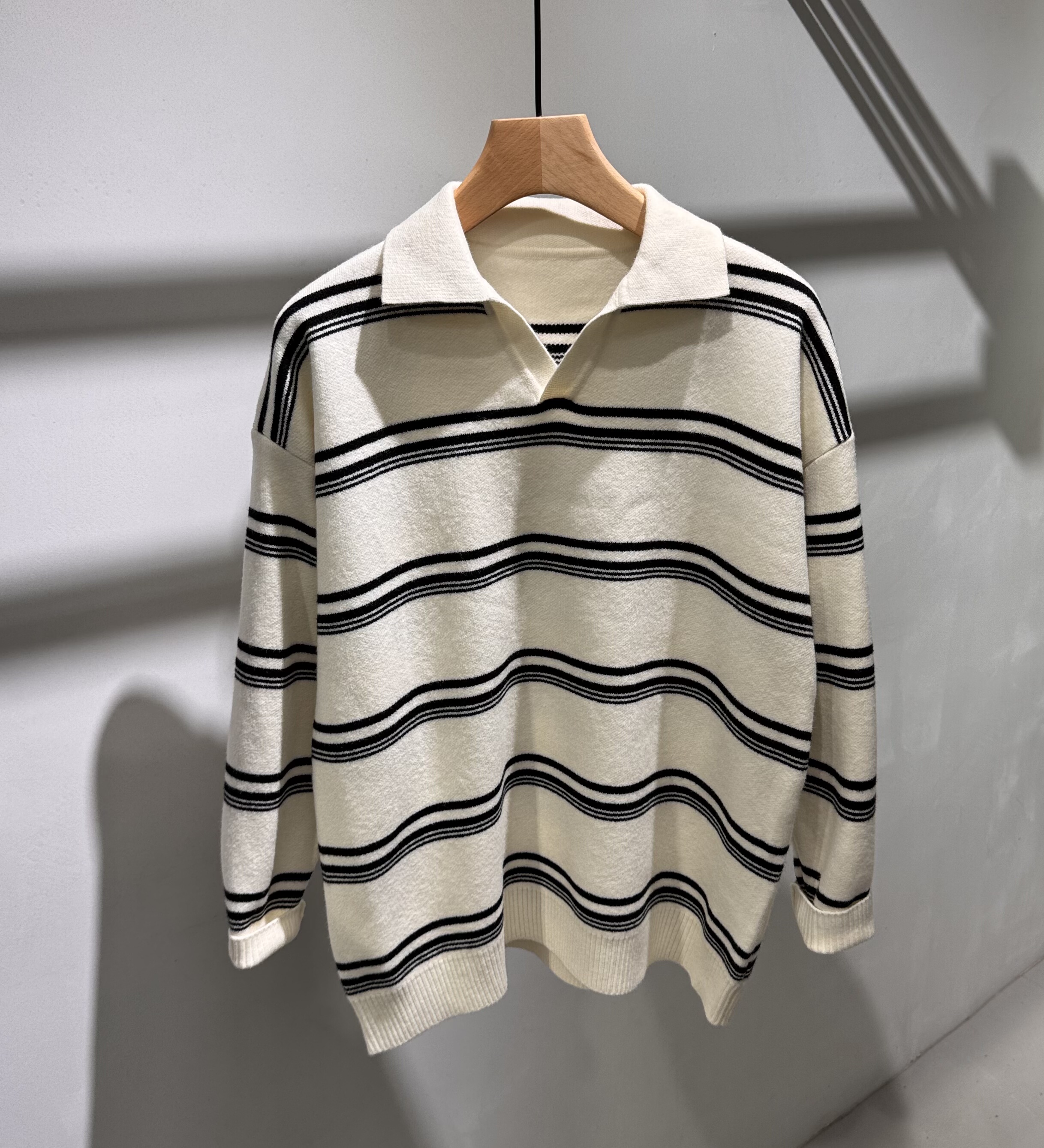 冬季新款男士翻领毛衣针织衫美式复古条纹字母印花慵懒风打底上衣