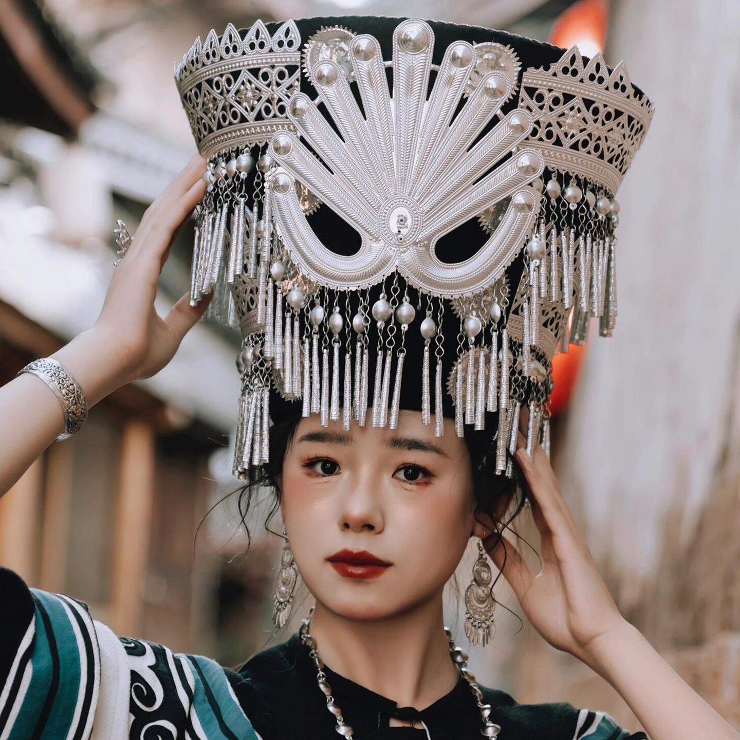 网红同款彝族头饰双层帽旅拍写真