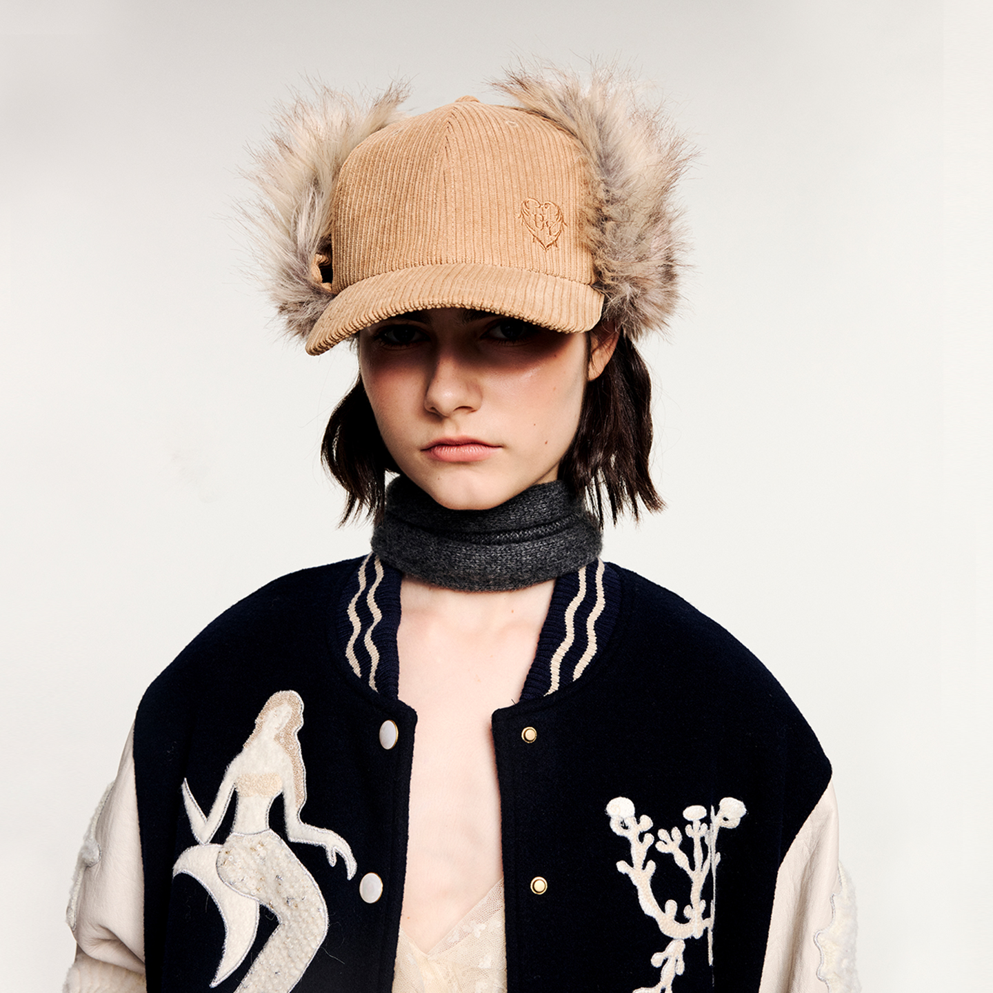 乌丫毛绒拼接雷锋棒球帽