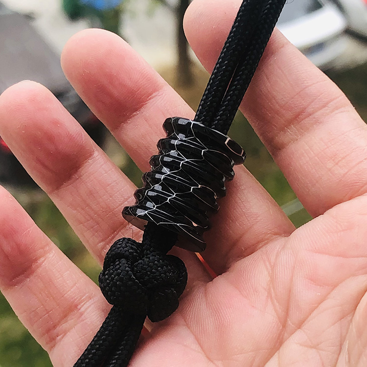 SSD黑色蜂巢树脂伞绳刀坠吊坠DIY背包钥匙扣挂坠刀珠EDC工具配饰