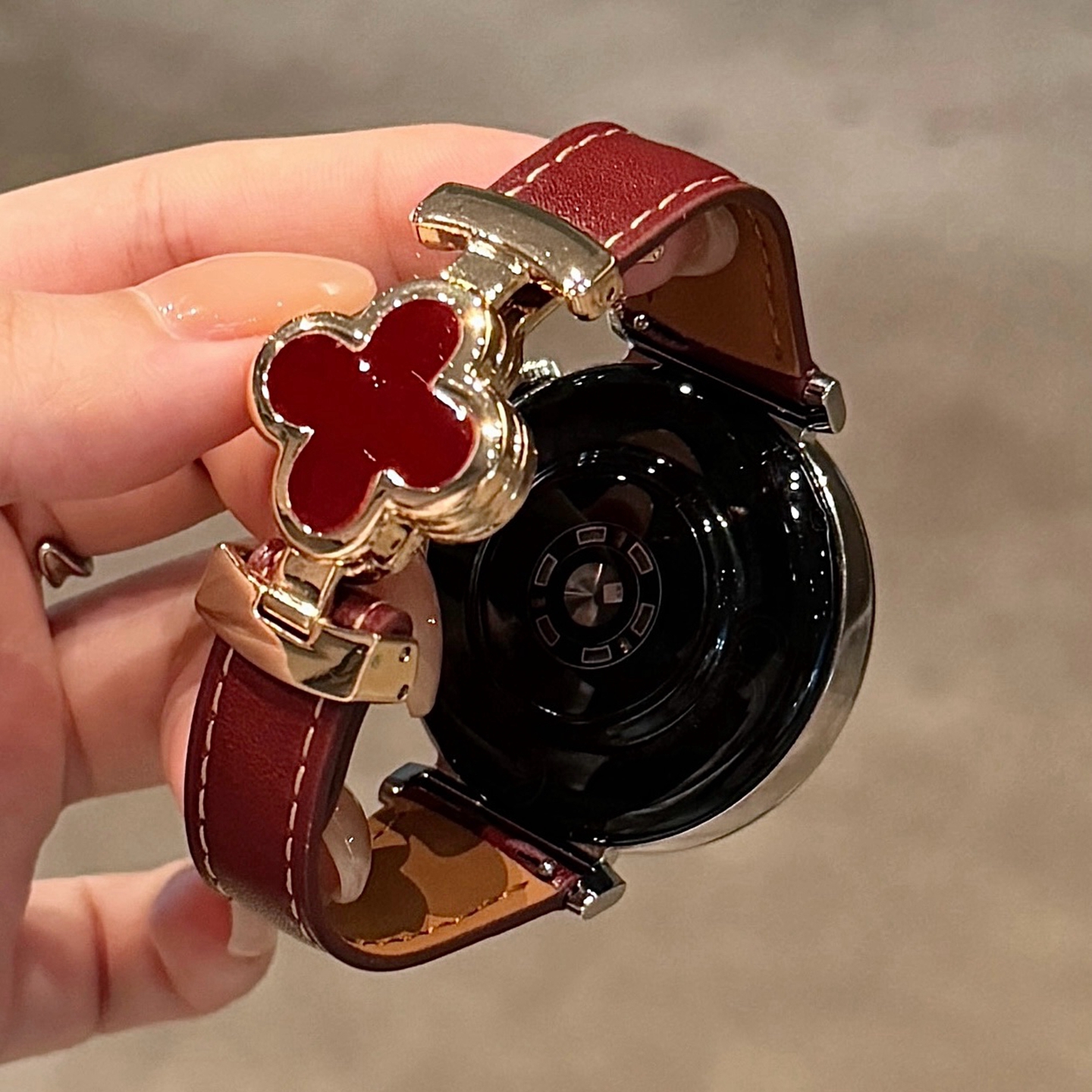 适用华为四叶草磁吸扣皮质手表表带watch3watch4GT2GT4GT5pro