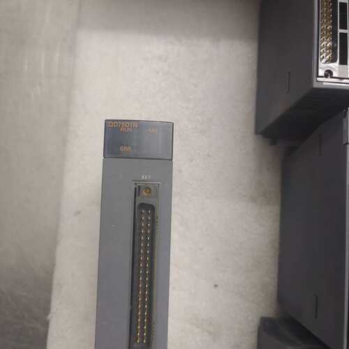 议价 定位模块QD75D1N，状态如图，运行正常。24VDC供 可维修