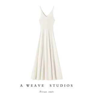 羊绒衫 藐视众生 神仙色车厘子红V领吊带羊绒连衣裙伞裙女长款