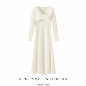 温柔设计感 气质原绒色V领扭转羊绒毛衣吊带连衣裙羊绒两件套新款