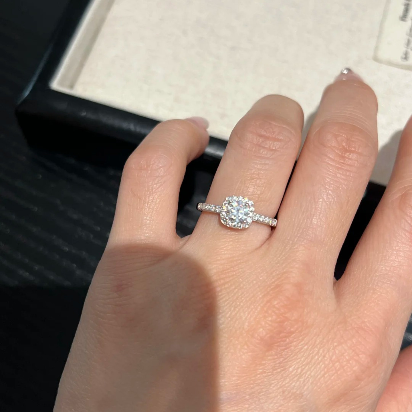 S925银镶莫桑钻50分爆闪戒指女