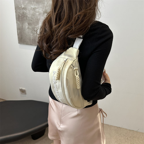 时尚休闲单肩唯美小众胸包