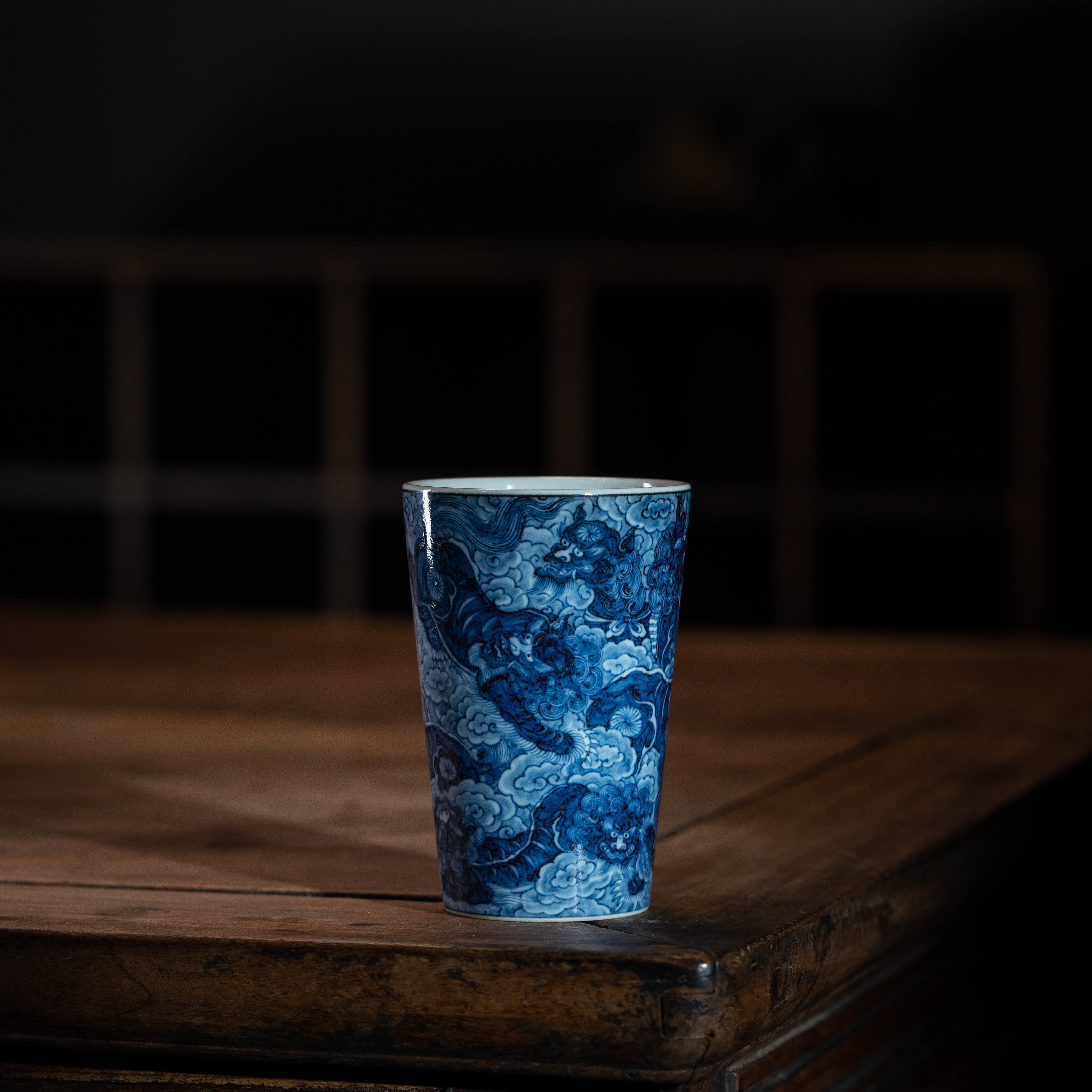 【搏泥幻化】蓝地九狮手握杯 260cc 瓷器茶周边