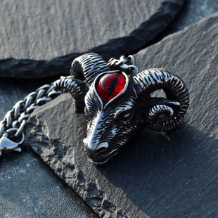 轻奢恶魔之眼撒旦公羊项链男复古个性嘻哈潮人钛钢吊坠百搭霸气