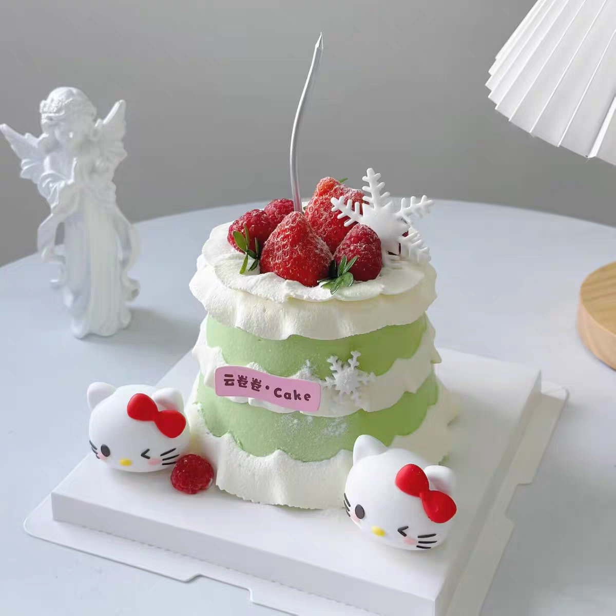 圣诞节KITTY猫蛋糕装饰插件网红凯蒂猫摆件雪花塑料切模螺旋蜡烛