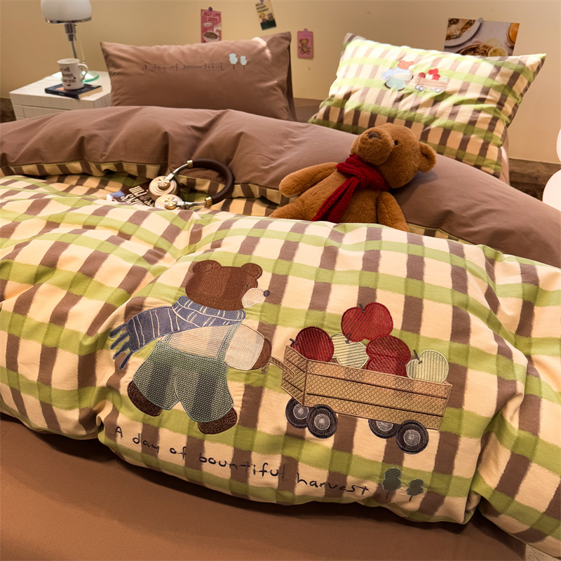 原创新款全棉磨毛四件套纯棉 毛巾绣家用床上用品 可爱卡通三件套