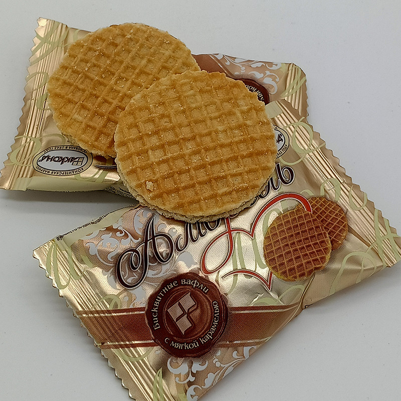 俄罗斯进口蜂蜜拉斯饼干夹心饼农庄甜口休闲食品原装零食