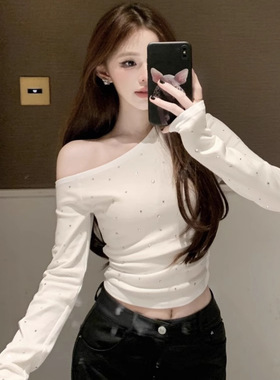 辣妹烫钻斜肩长袖T恤女秋季设计感别致抽褶修身显瘦短款打底上衣
