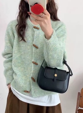 毛针织衫女秋冬季宽松软糯休闲温柔氛围感复古牛角扣外套上衣