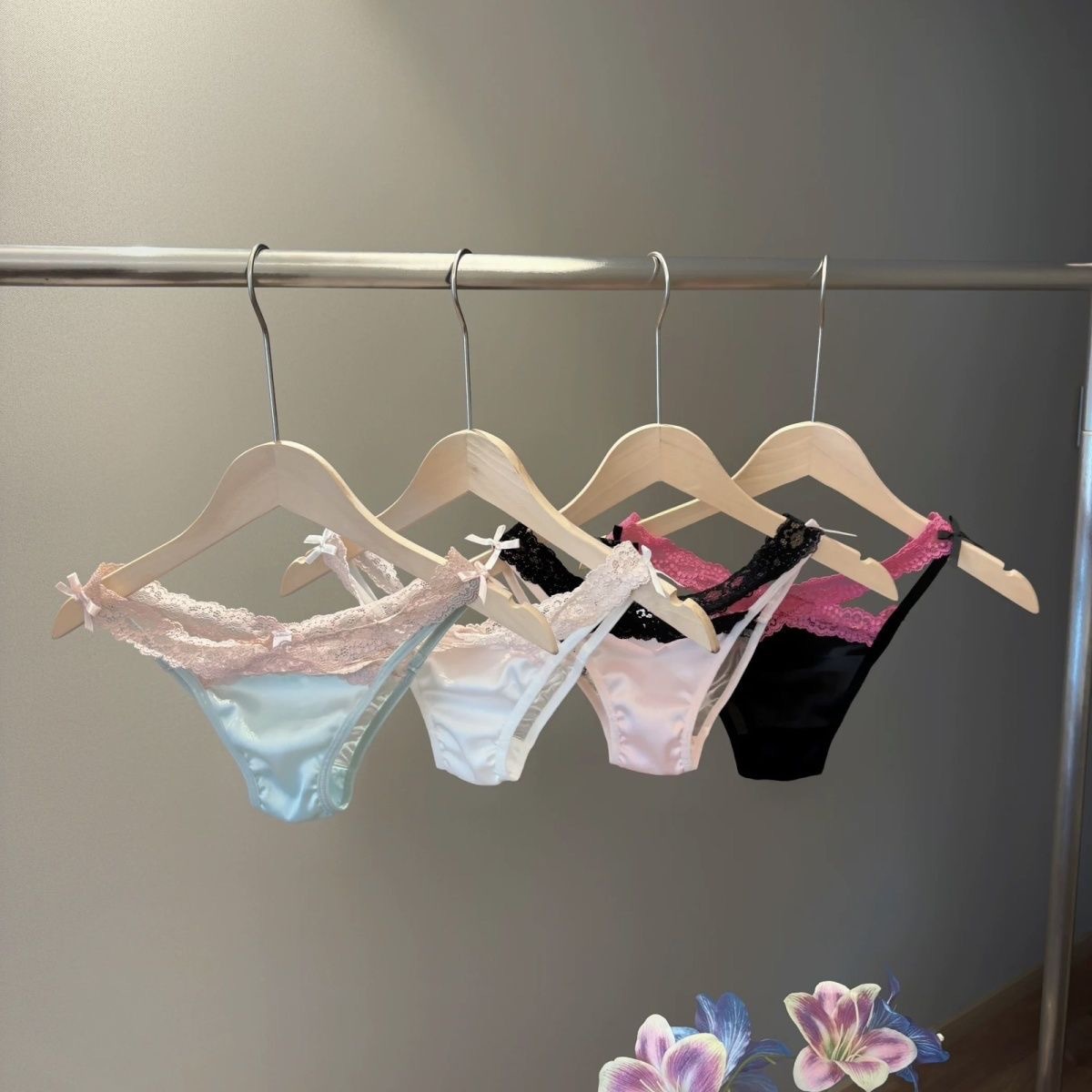 法式夏日多巴胺色彩内裤女士低腰蕾丝蝴蝶结性感缎面三角裤女