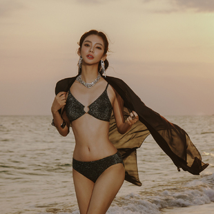 繁星 W小调bikini超闪性感越夜越美比基尼三件套温泉海边游泳披纱