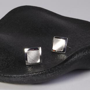 金属光面拉丝菱形耳钉高级感小众设计通勤气质耳环女S925银针