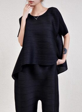 Issey Miyake/三宅一生 褶皱大摆简约短袖T恤显瘦哈伦裤套装设计