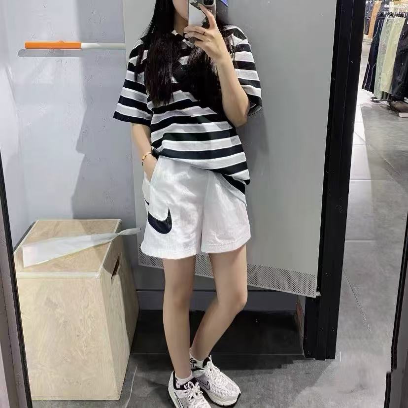 Nike耐克女子大勾速干五分短裤