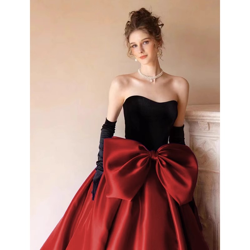  Do not open it when you try to wear clothes with wine red gloves+skirts+2XL  