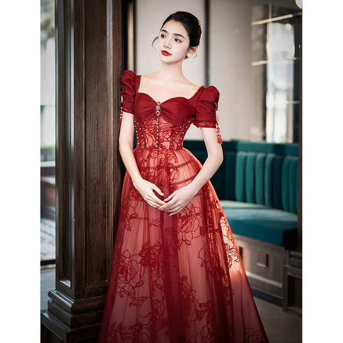Бордовое элитное вечернее платье, изысканный стиль