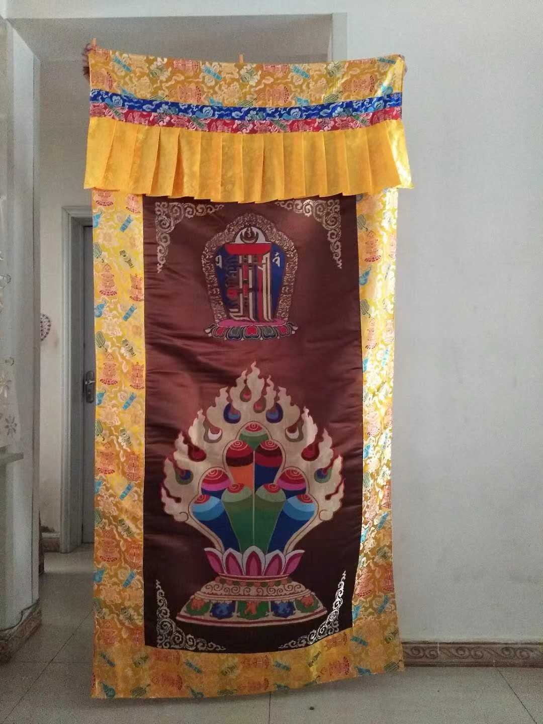 精品藏式门帘 十相自在 咖啡色摩尼宝火焰图案 2×1米