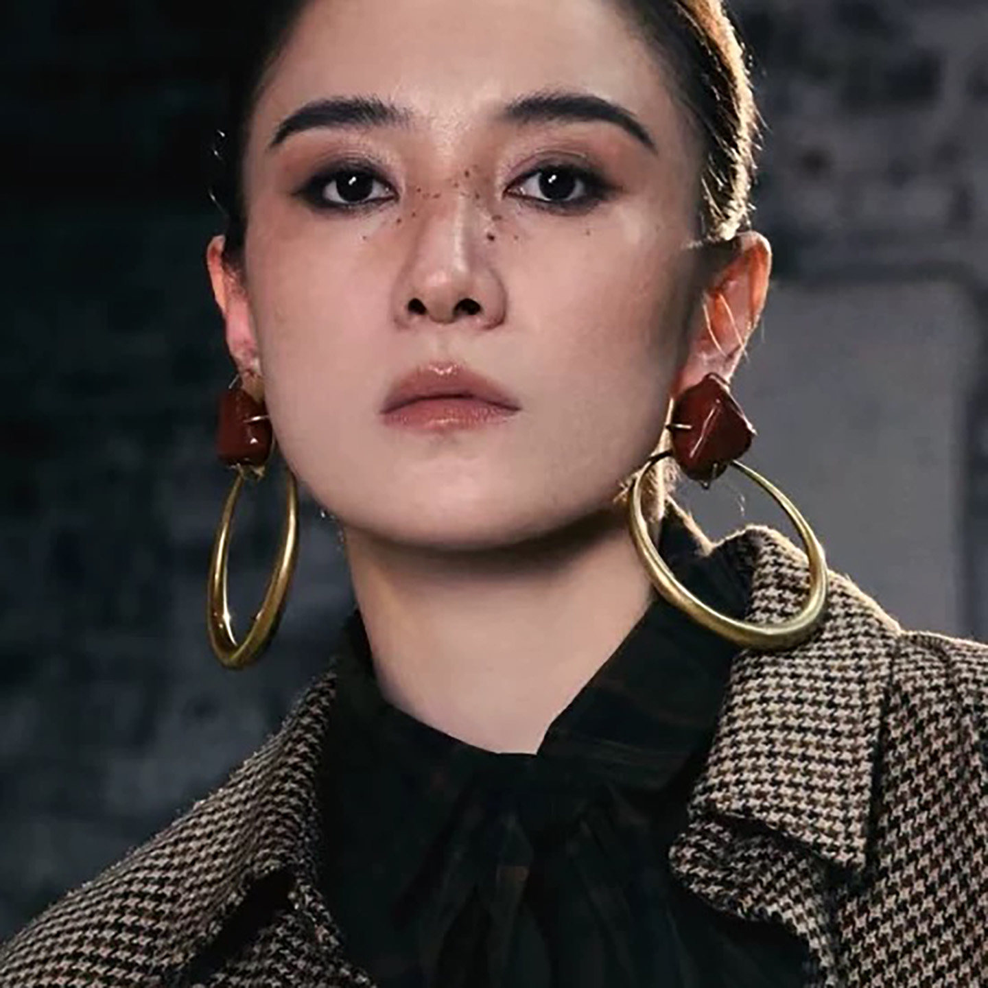 宋佳同款夸张菱形宝石金属大圆圈耳圈杨树林耳环女高级感几何耳坠