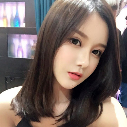 欧美女装大佬齐肩伪娘风中分刘海