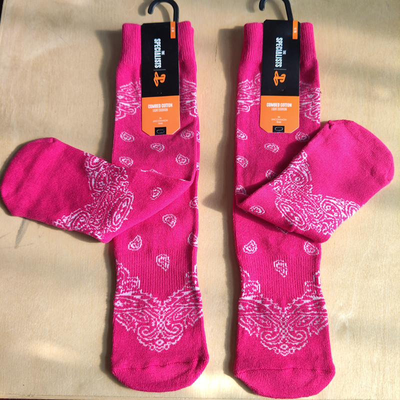 外贸出口男生玫红色新年复古棉质中筒袜子秋冬季加厚保暖防臭吸汗